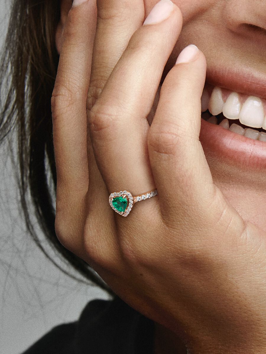 Sparkling Green Elevated Heart Ring
14k rose gold plating
