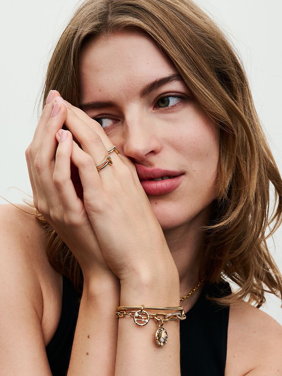 Pandora ME Small-Link Chain Bracelet
14k gold plating