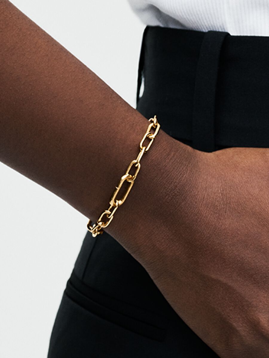 Pandora ME Small-Link Chain Bracelet
14k gold plating