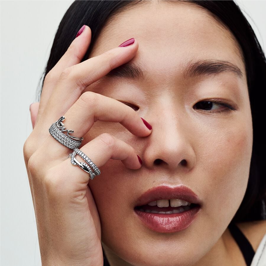 Sparkling Intertwined Wave Ring