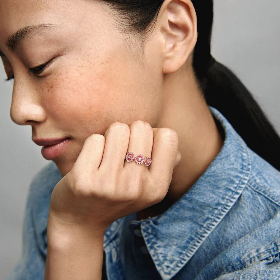 Daisy 14k rose gold-plated ring with clear cubic zirconia and shaded pink enamel