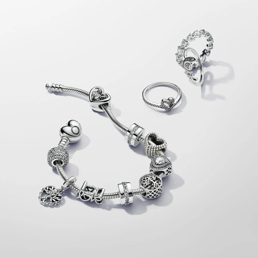 Silver bracelet with heart-shaped clasp