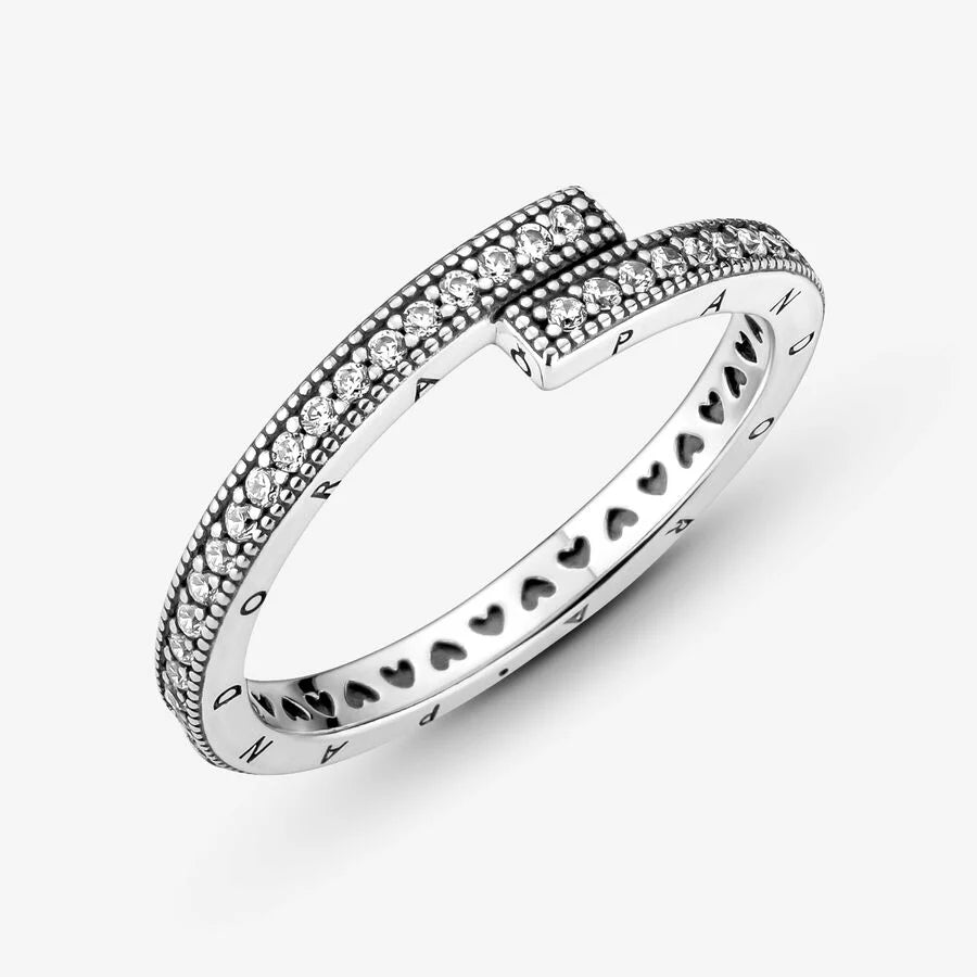 Sparkling Overlapping Ring