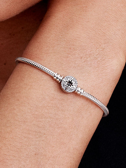 North Star Clasp Snake Chain Bracelet