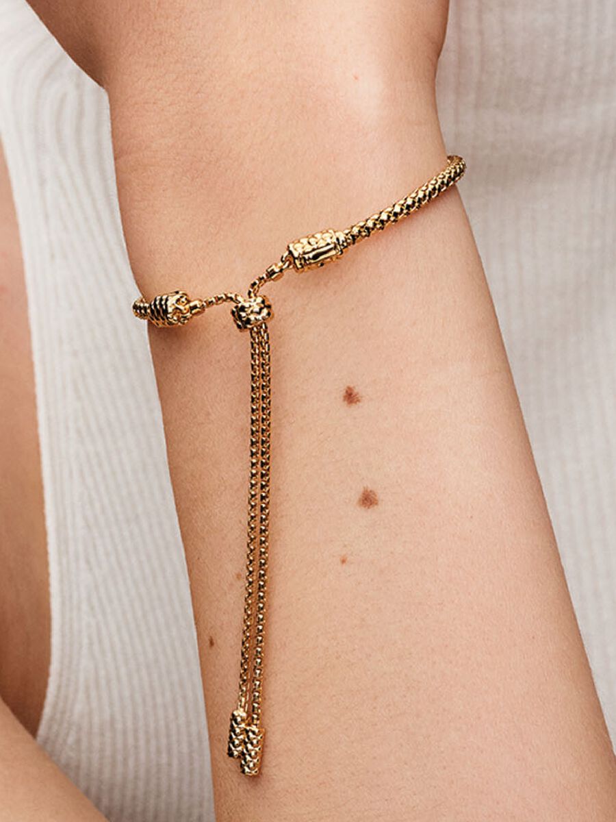 Studded Chain Slider Bracelet
14k gold plating