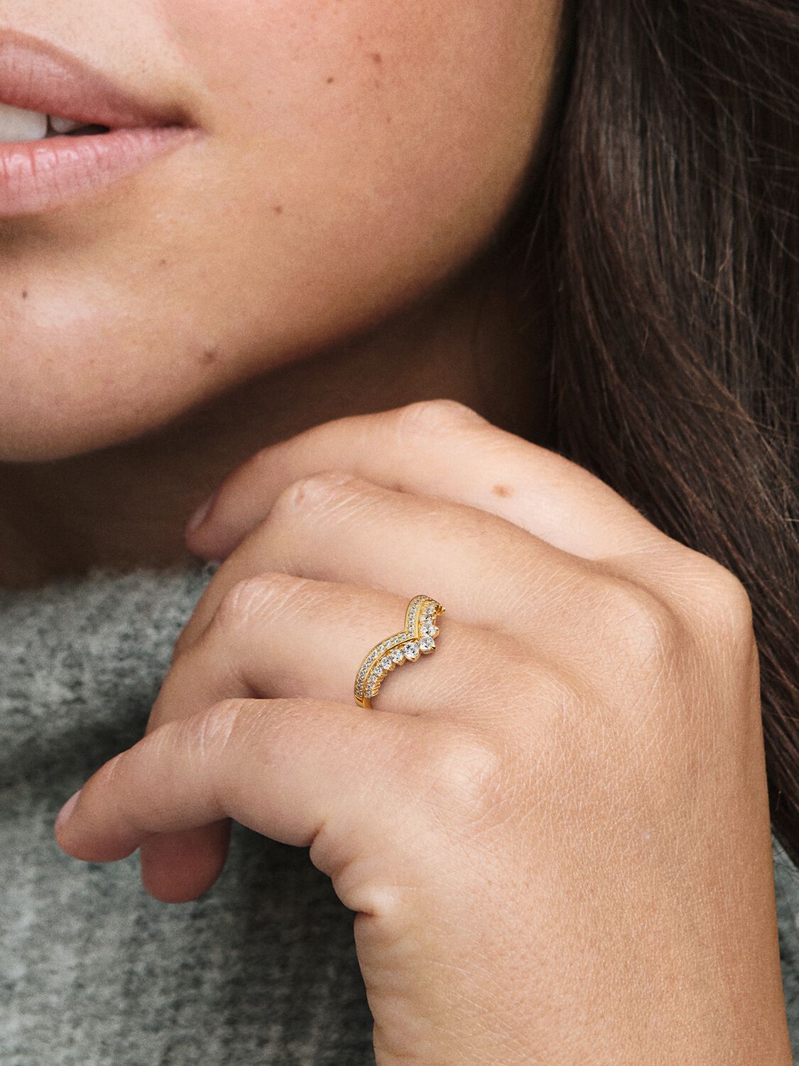 Pandora Timeless Wish Tiara Ring
14k gold plating