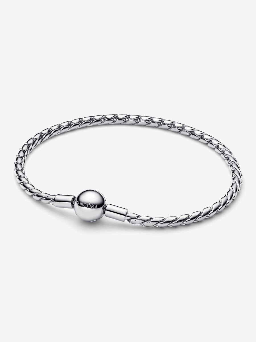 Round Clasp Wing Chain Bracelet
Sterling silver