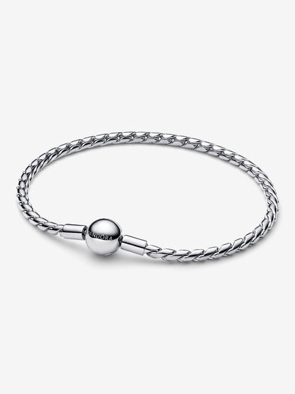 Round Clasp Wing Chain Bracelet
Sterling silver