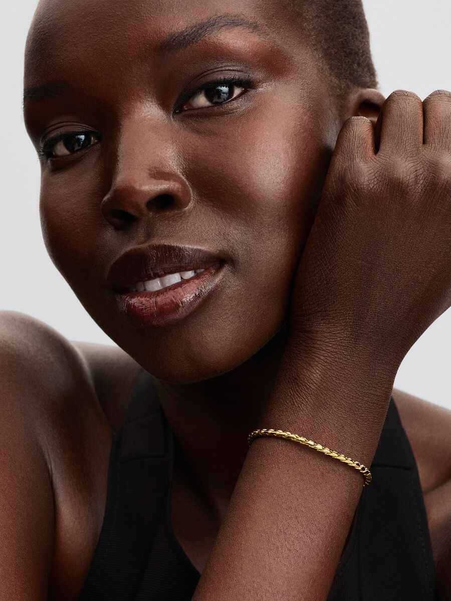 Round Clasp Wing Chain Bracelet
14k gold plating