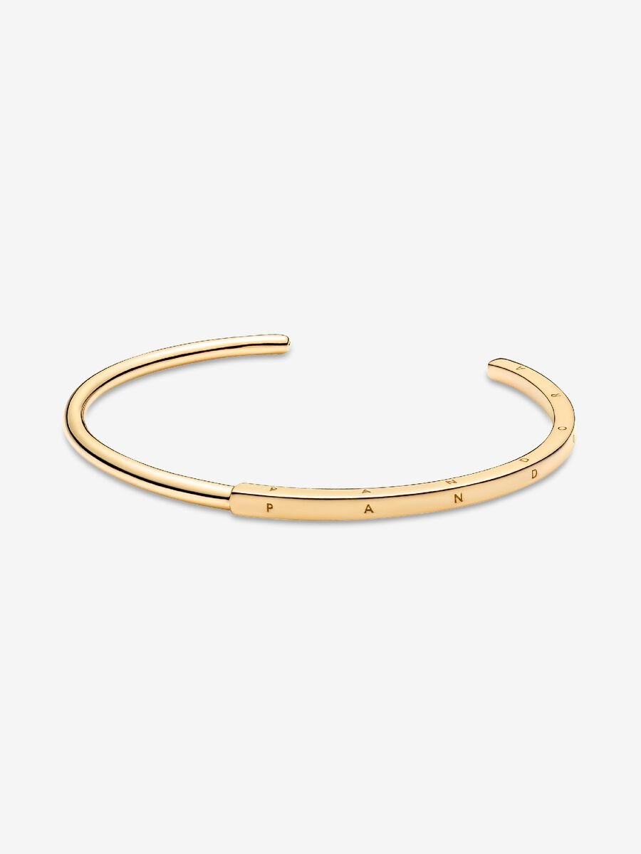 Pandora Signature I-D Open Bangle
14k gold plating