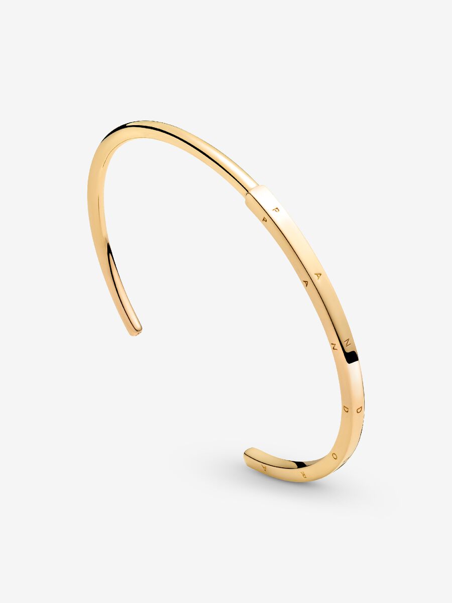 Pandora Signature I-D Open Bangle
14k gold plating