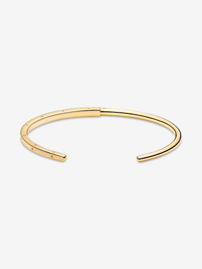 Pandora Signature I-D Open Bangle
14k gold plating