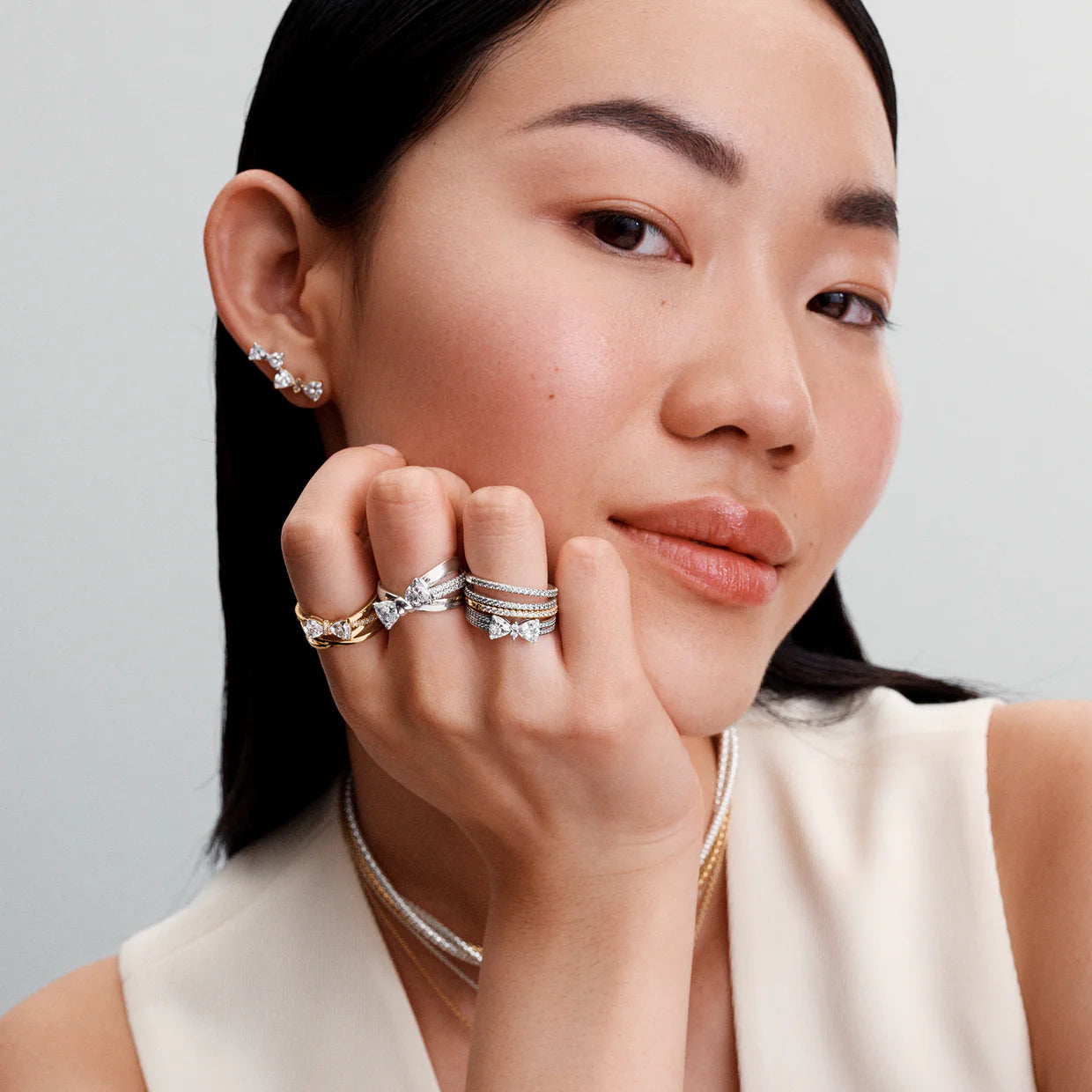 Sparkling Bow Stud Earrings
14k gold plating