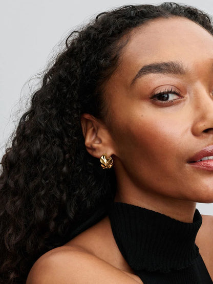 Rippled Hoop Earrings
14k gold plating