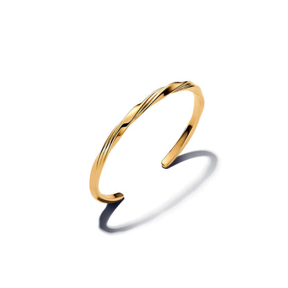 Twisted Open Bangle
14k gold plating