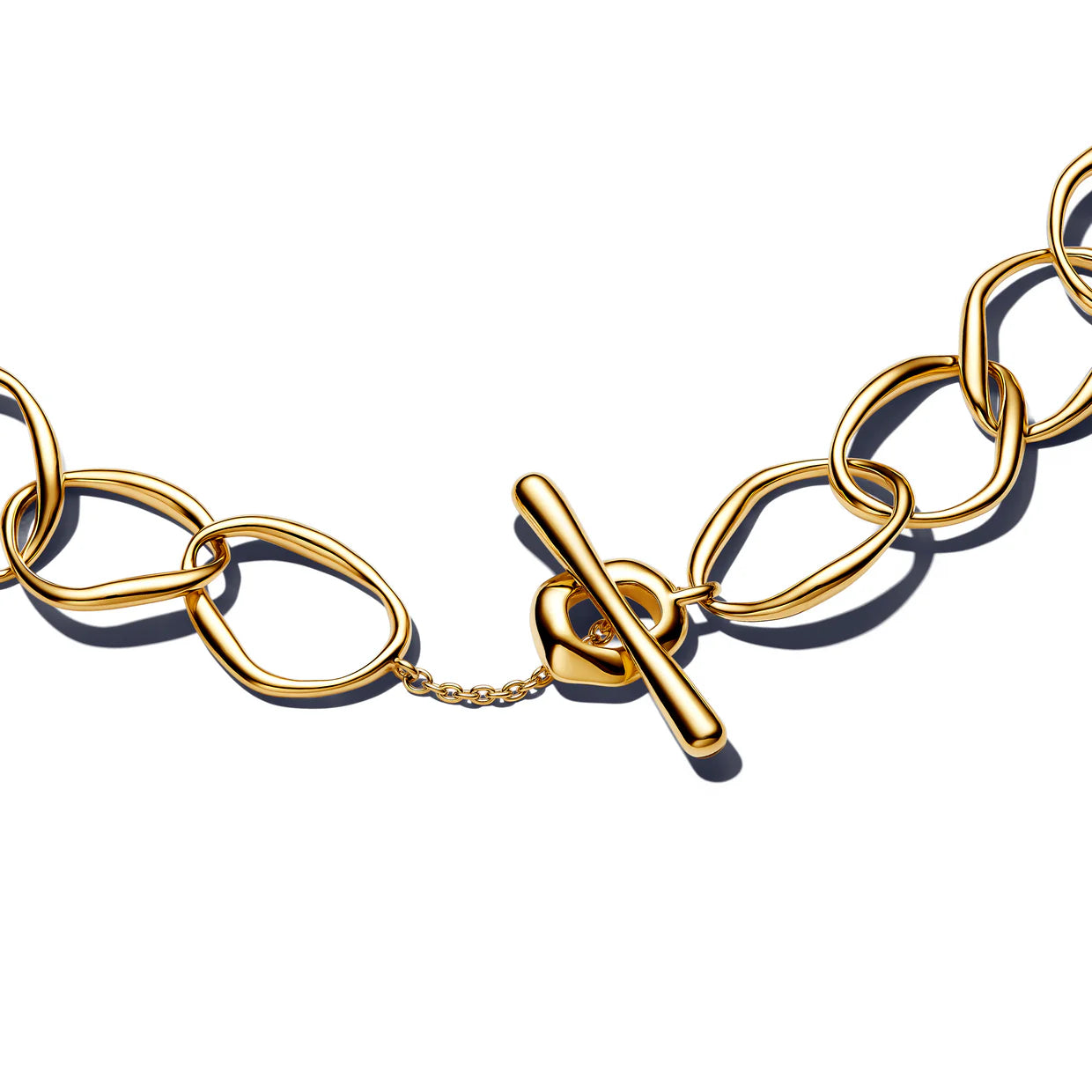 Organically Shaped Link Bracelet
14k gold plating