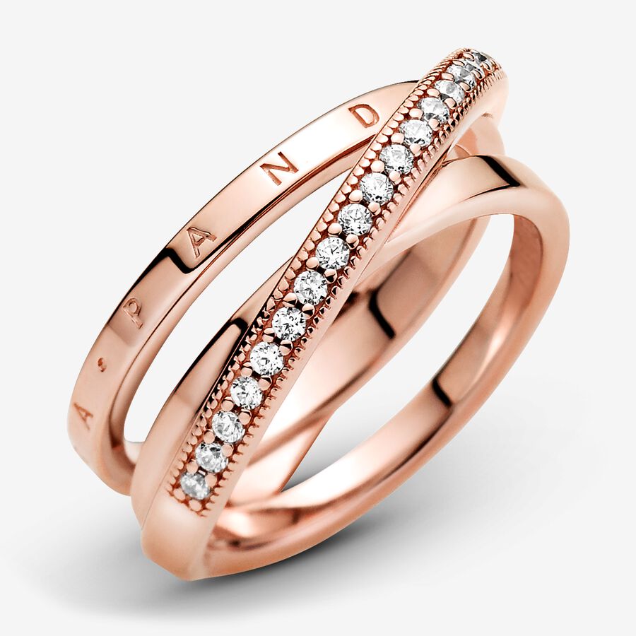 Crossover Pavé Triple Band Ring
14k rose gold plating