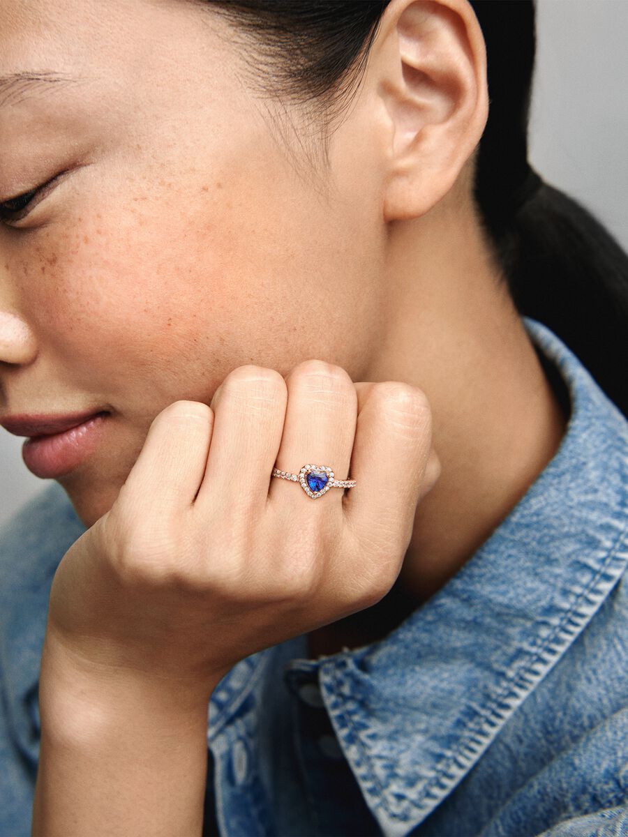 Sparkling Blue Elevated Heart Ring
14k rose gold plating
