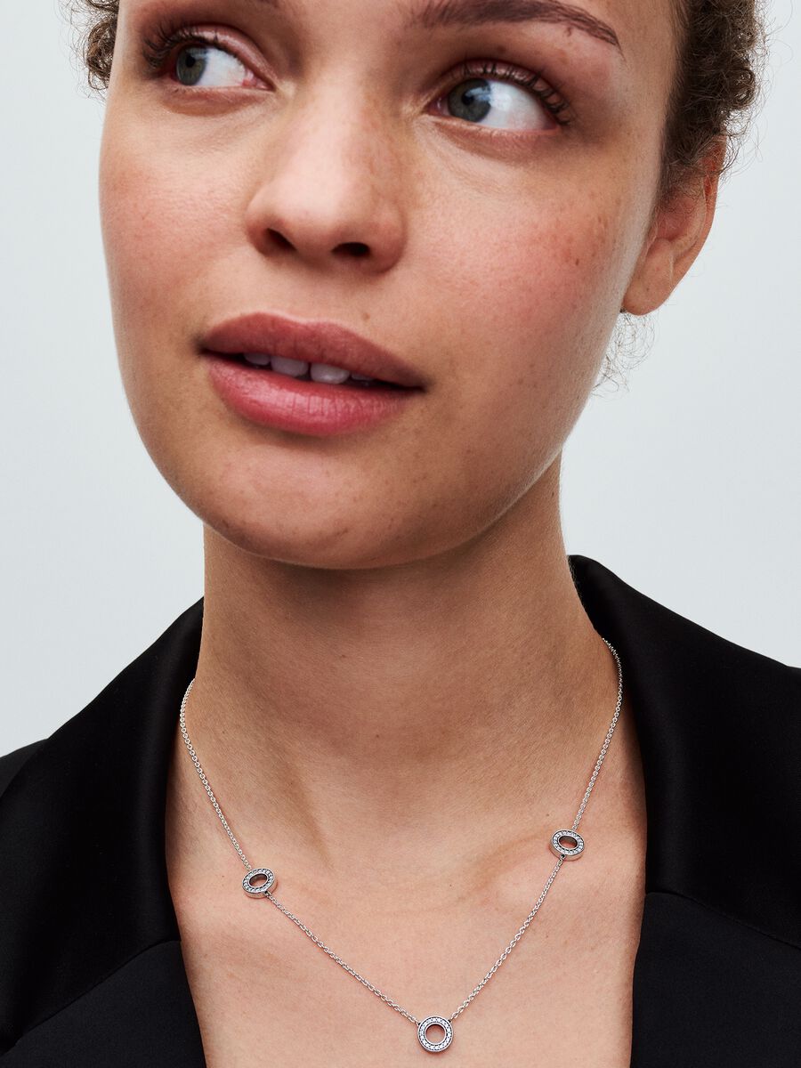 Pavé Circles Chain Necklace