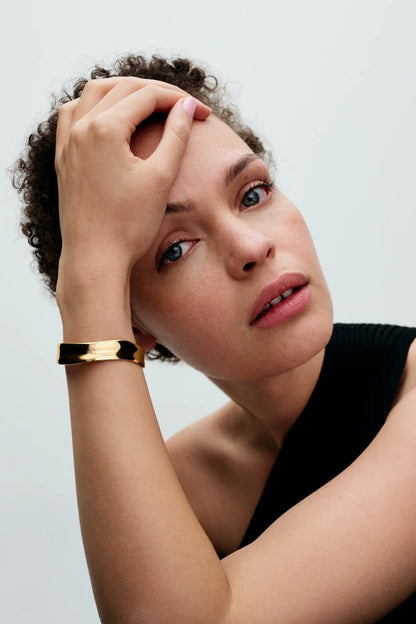 ORGANICALLY SHAPED BROAD OPEN BANGLE
