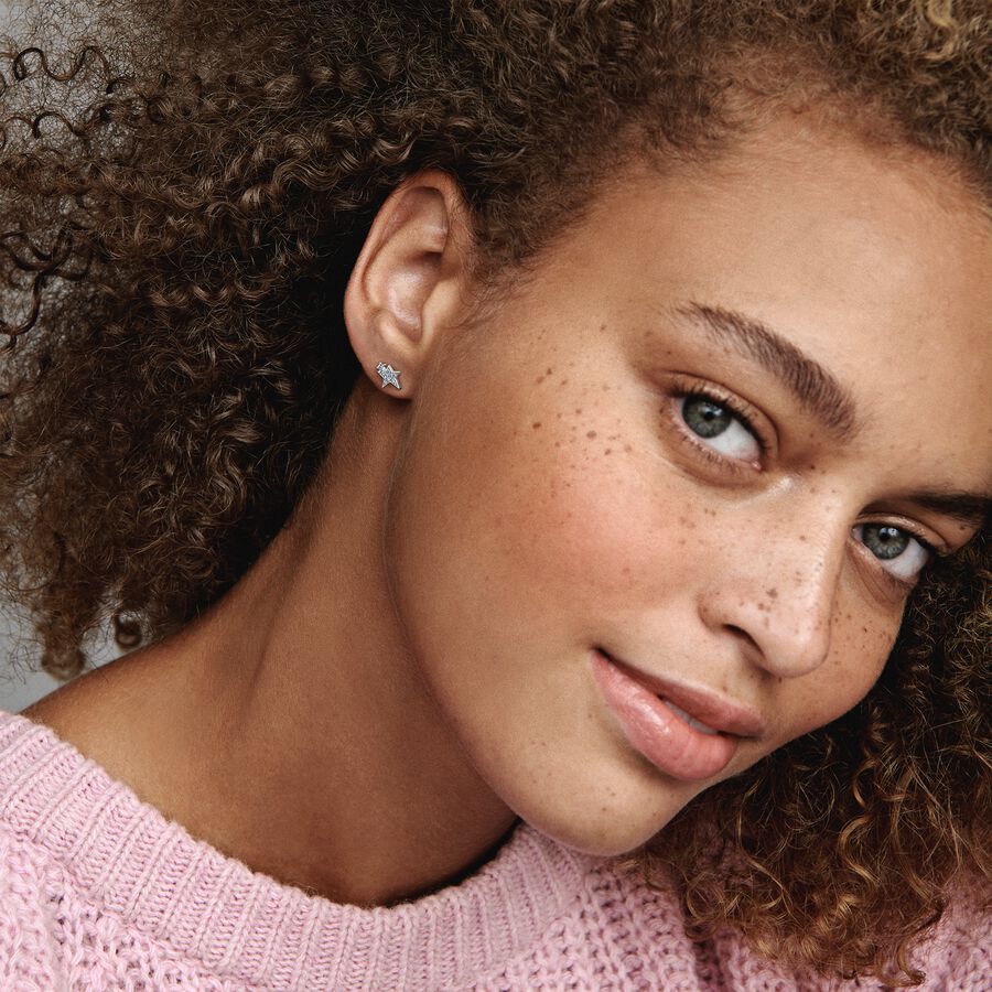 Sparkling Asymmetric Stars Stud Earrings
