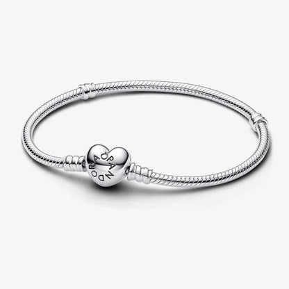Silver bracelet with heart-shaped clasp