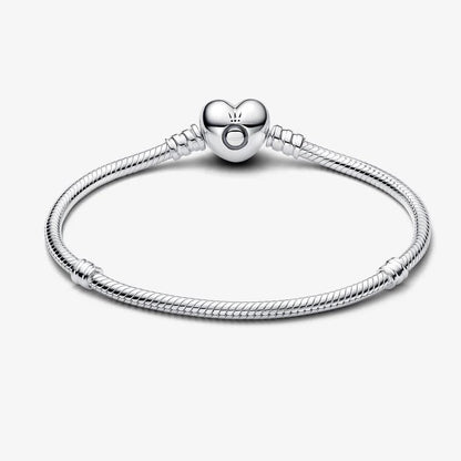Silver bracelet with heart-shaped clasp